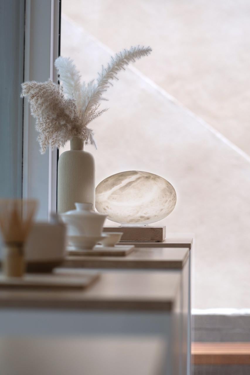 Oval Wireless Table Lamp