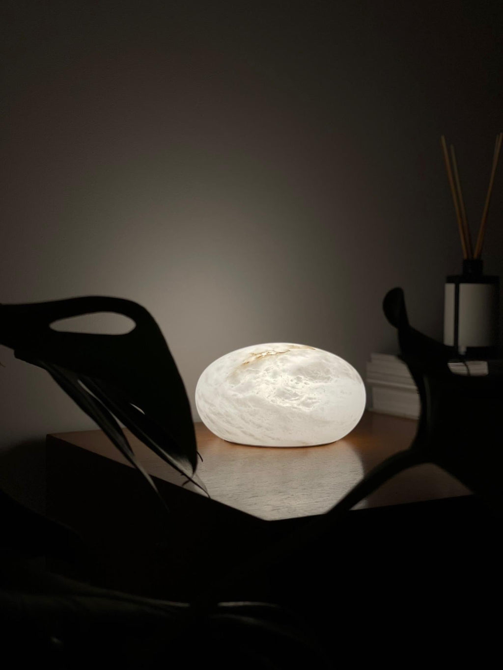 Oval Wireless Table Lamp