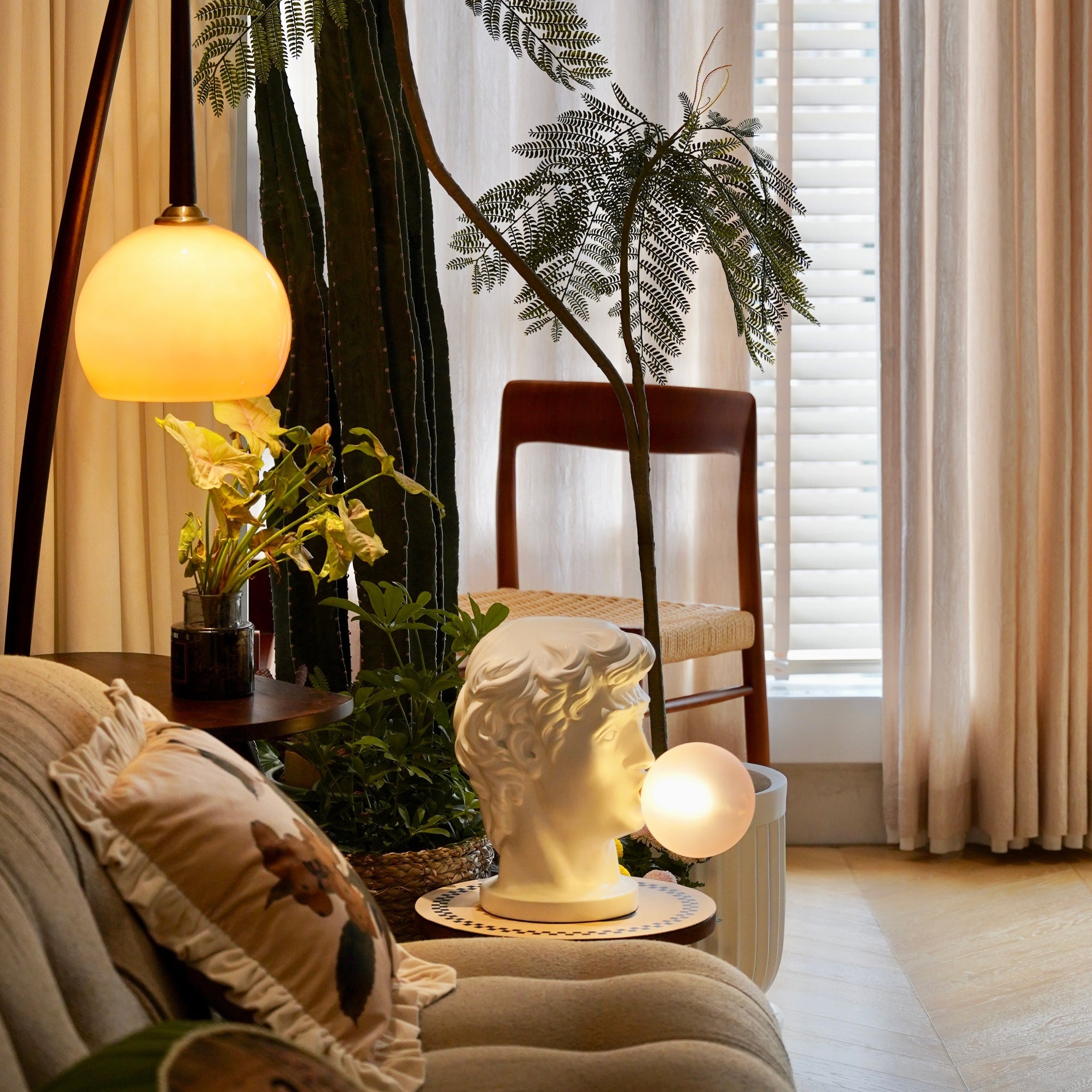 David Sculpture Table Lamp